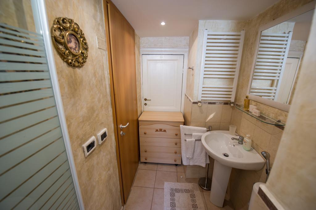 Art Domus Reale Bed & Breakfast Rome Exterior photo