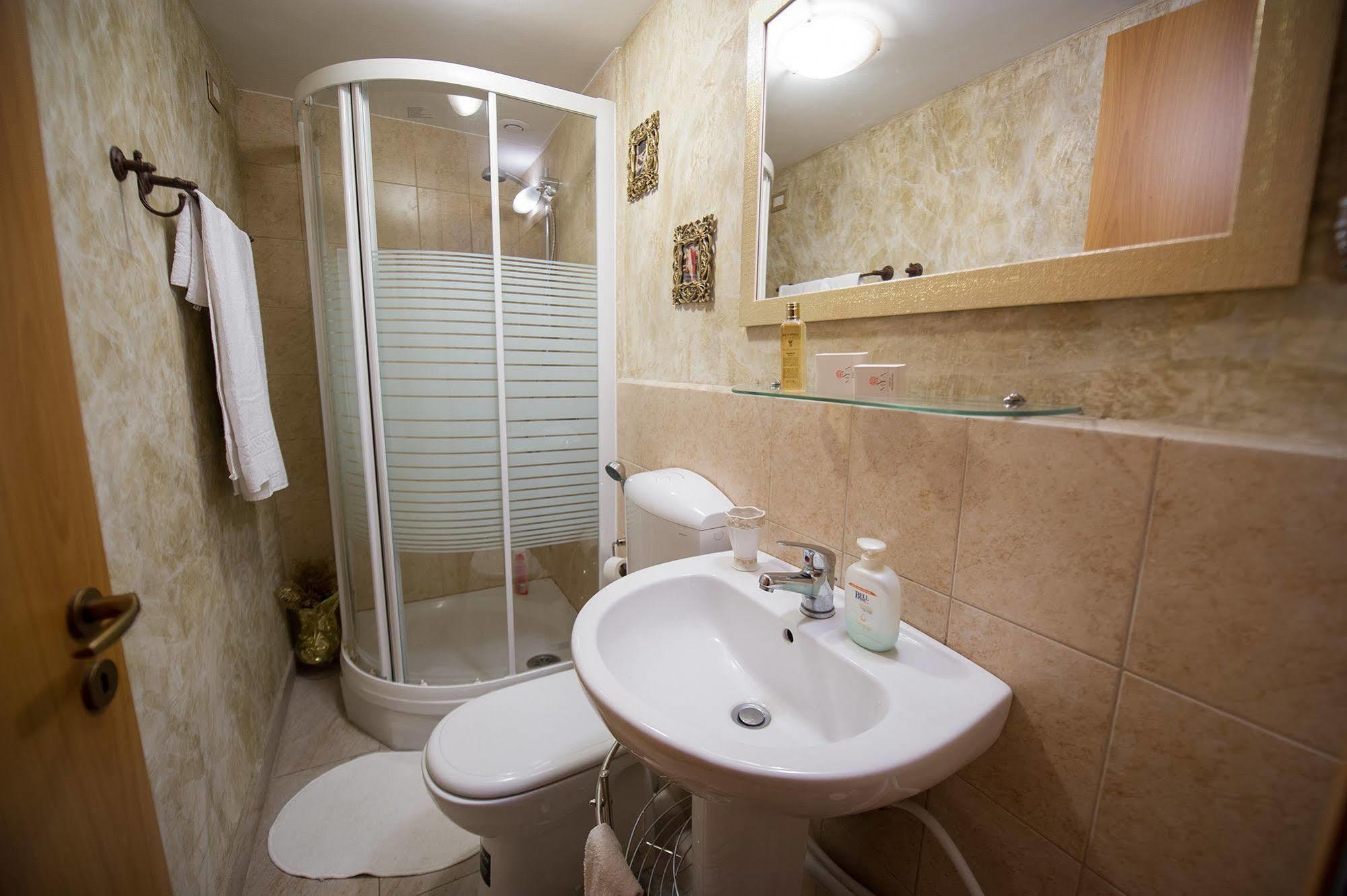 Art Domus Reale Bed & Breakfast Rome Exterior photo