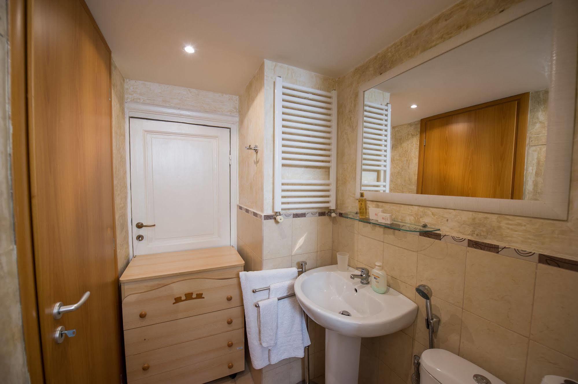 Art Domus Reale Bed & Breakfast Rome Exterior photo
